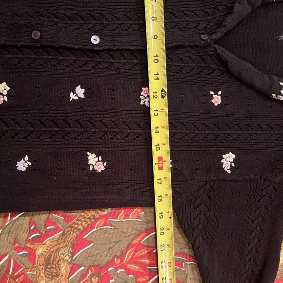 Vintage Jantzen Knit Short Sleeve Cardigan Embroidered Floral on Black Sz M/L - Picture 10 of 16